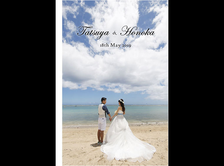ハワイでのロケーション撮影と挙式を収めたアルバムです。1頁目：結婚式アルバム